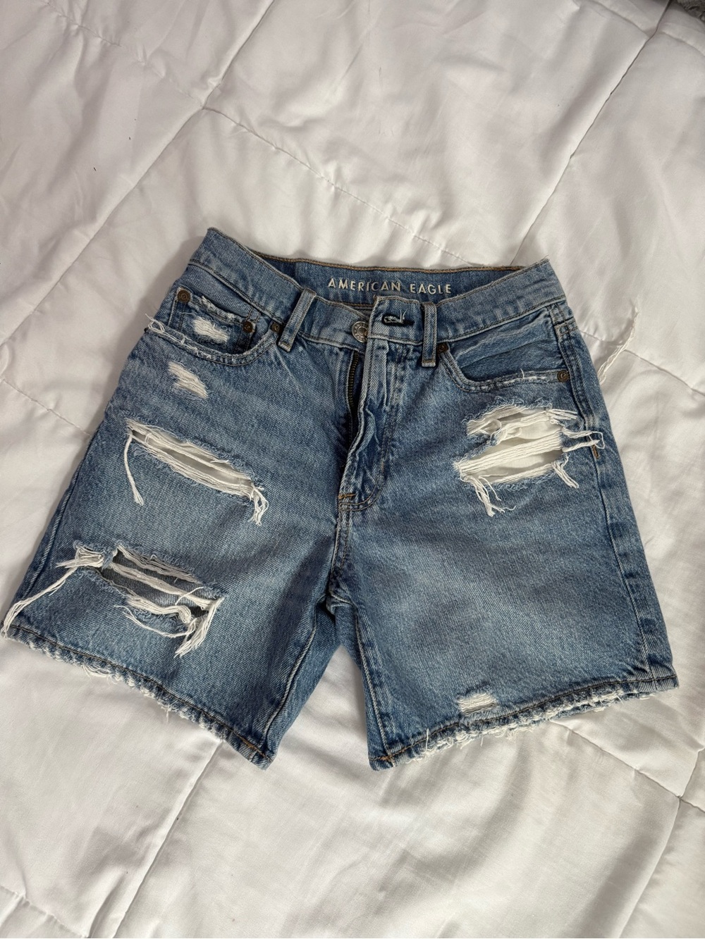 American Eagle 90s Boyfriend Bermuda